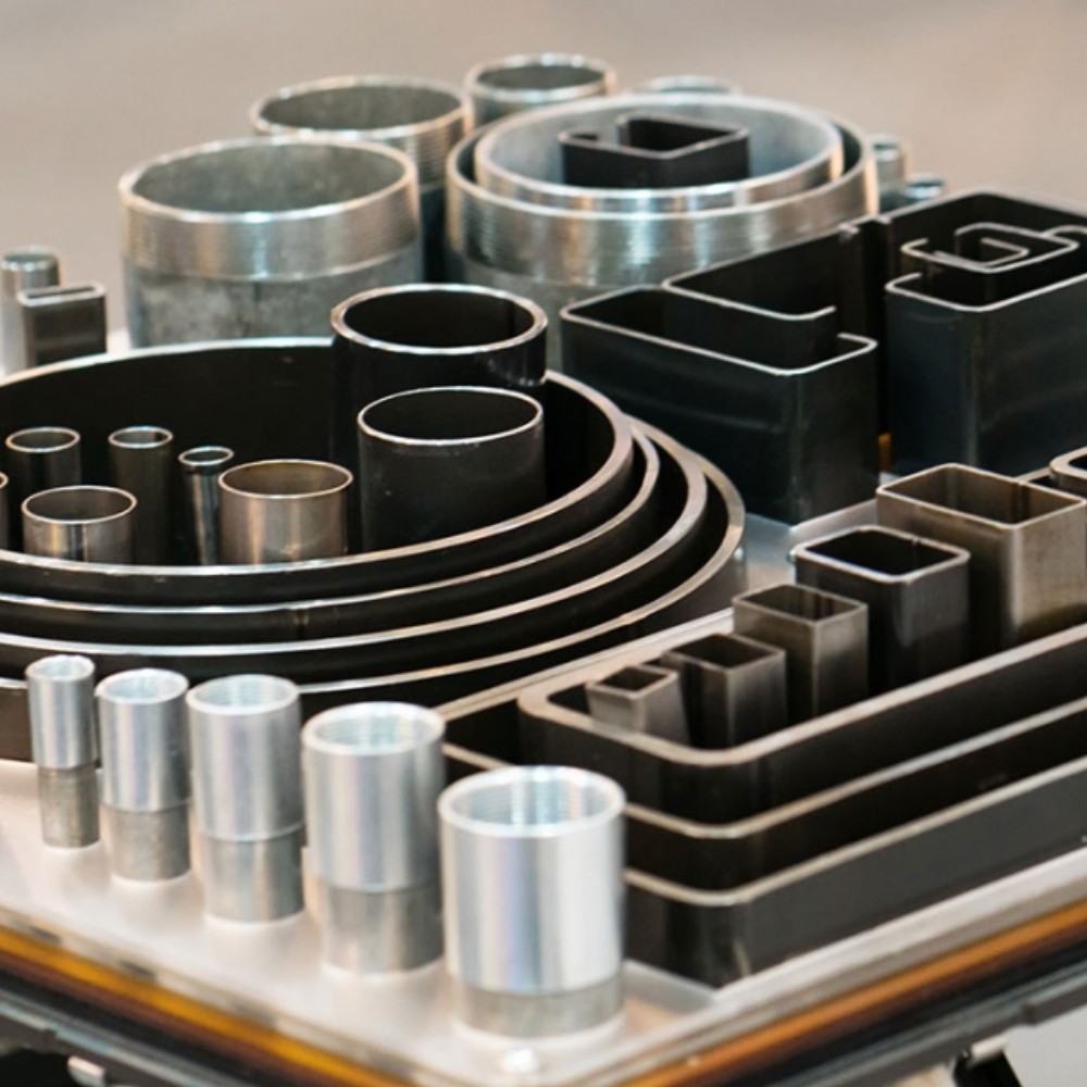 STEEL: CARBON(BUTTWELD) - FABRICATED - MALLEABLE CAST - W / S STEEL (BLACK/GALVANISED) - FORGED STEEL (3000 PSI) - FORGED - STEAM BS1740 - W / S (TUBULARS)